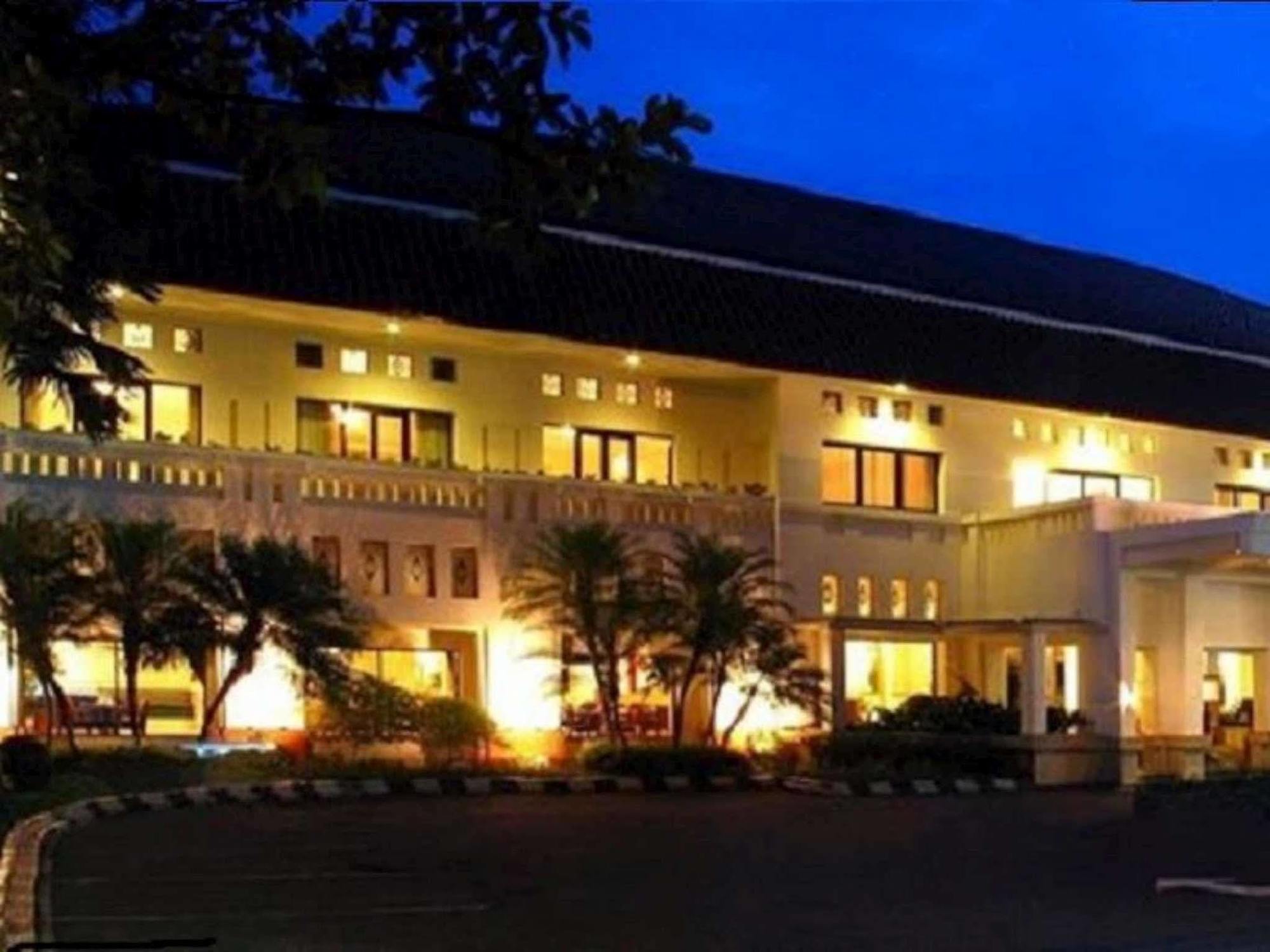 Hotel Salak The Heritage Bogor Buitenkant foto